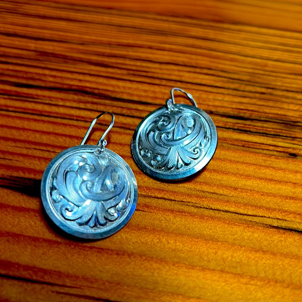 Sterling silver, beautifully stamped earrings ❤️